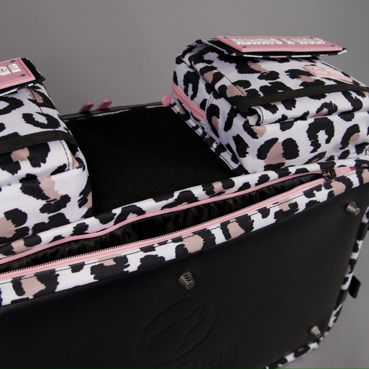 40L Ultimate Duffle Bag Leopard Pink Zip