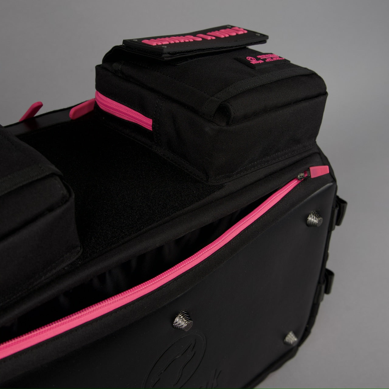 30L Perfect Duffle Bag Neon Pink