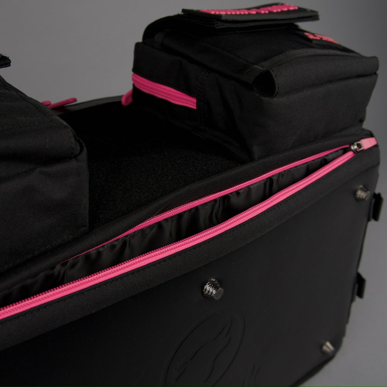 40L Ultimate Duffle Bag Black Neon Pink