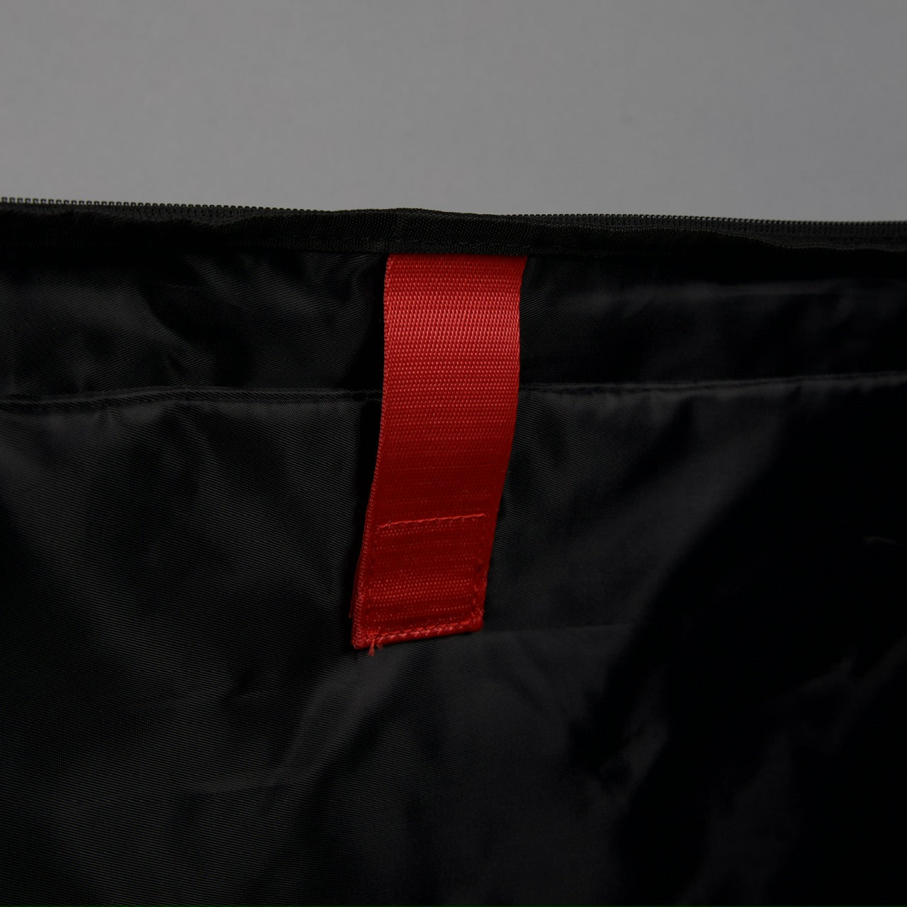 40L Ultimate Duffle Bag Black Lightning Immortal Red