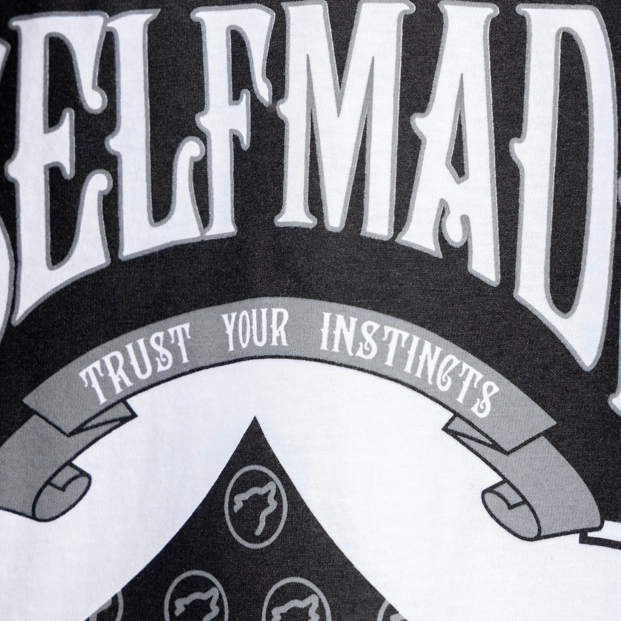 SELF MADE Never Average T-Shirt