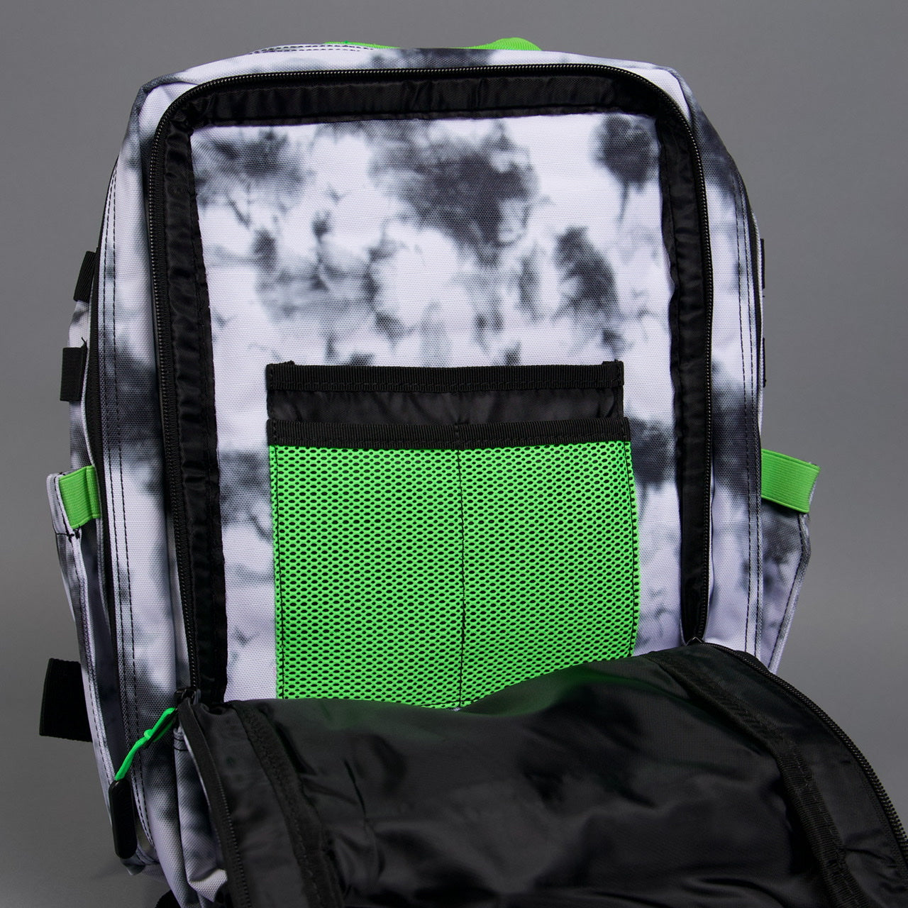 35L Backpack Timber Wolf Graffiti Green