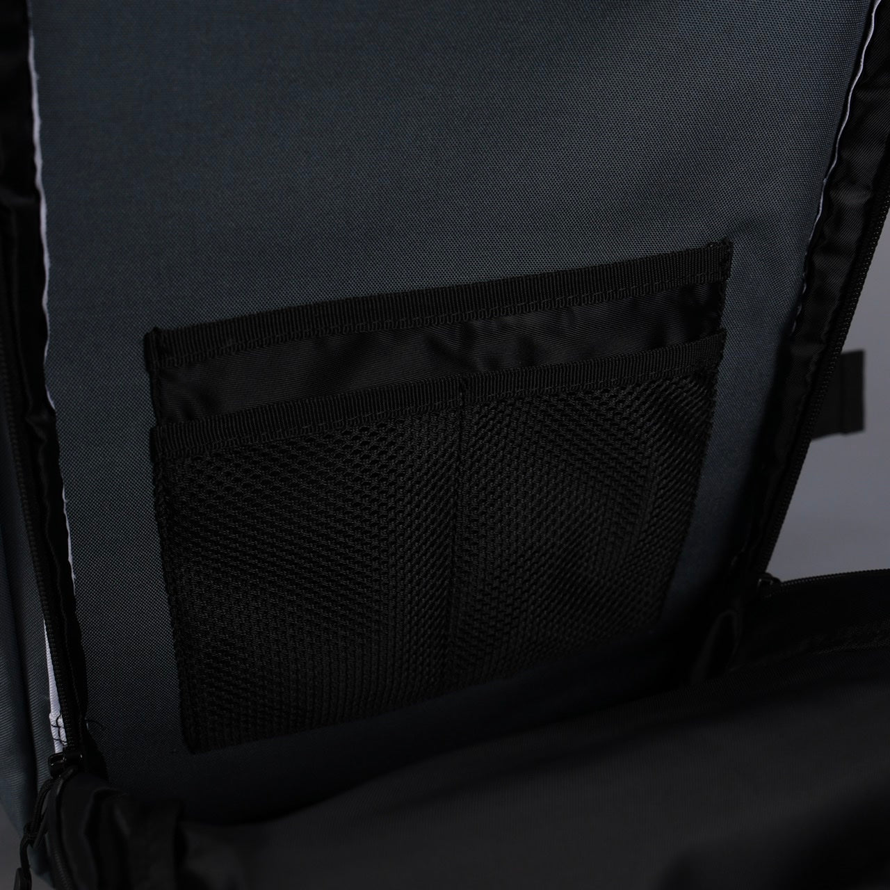 35L Backpack Achromatic