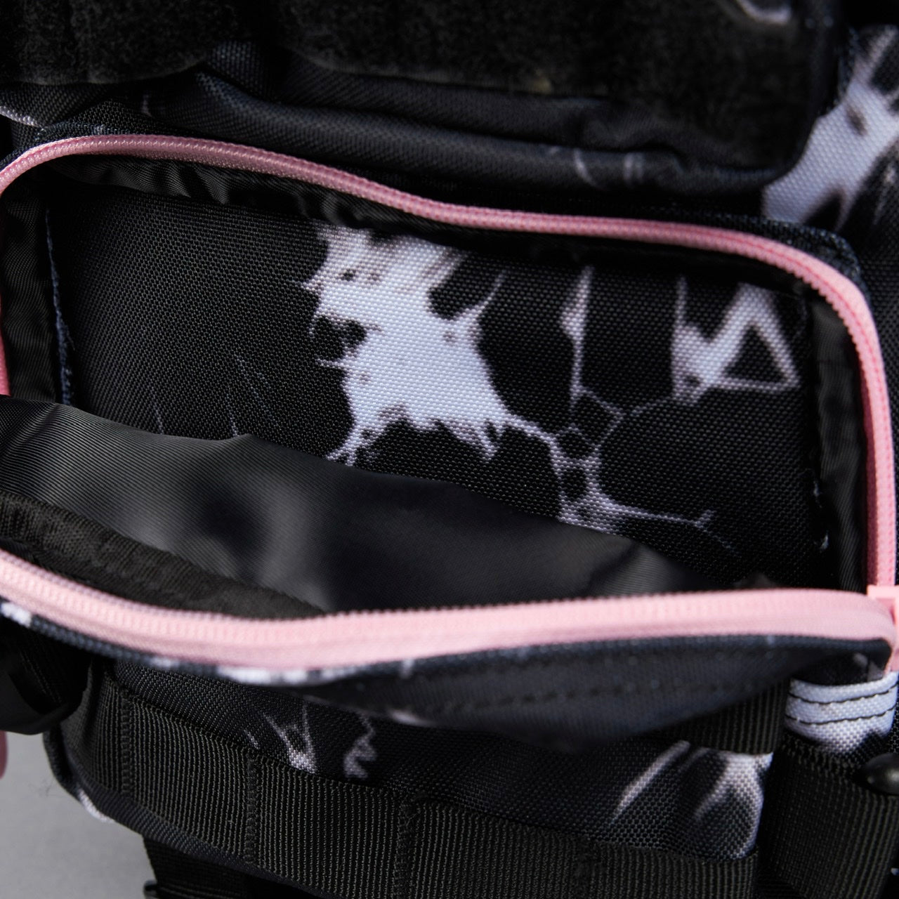 9L Backpack Mini Black Lightning Knockout Pink