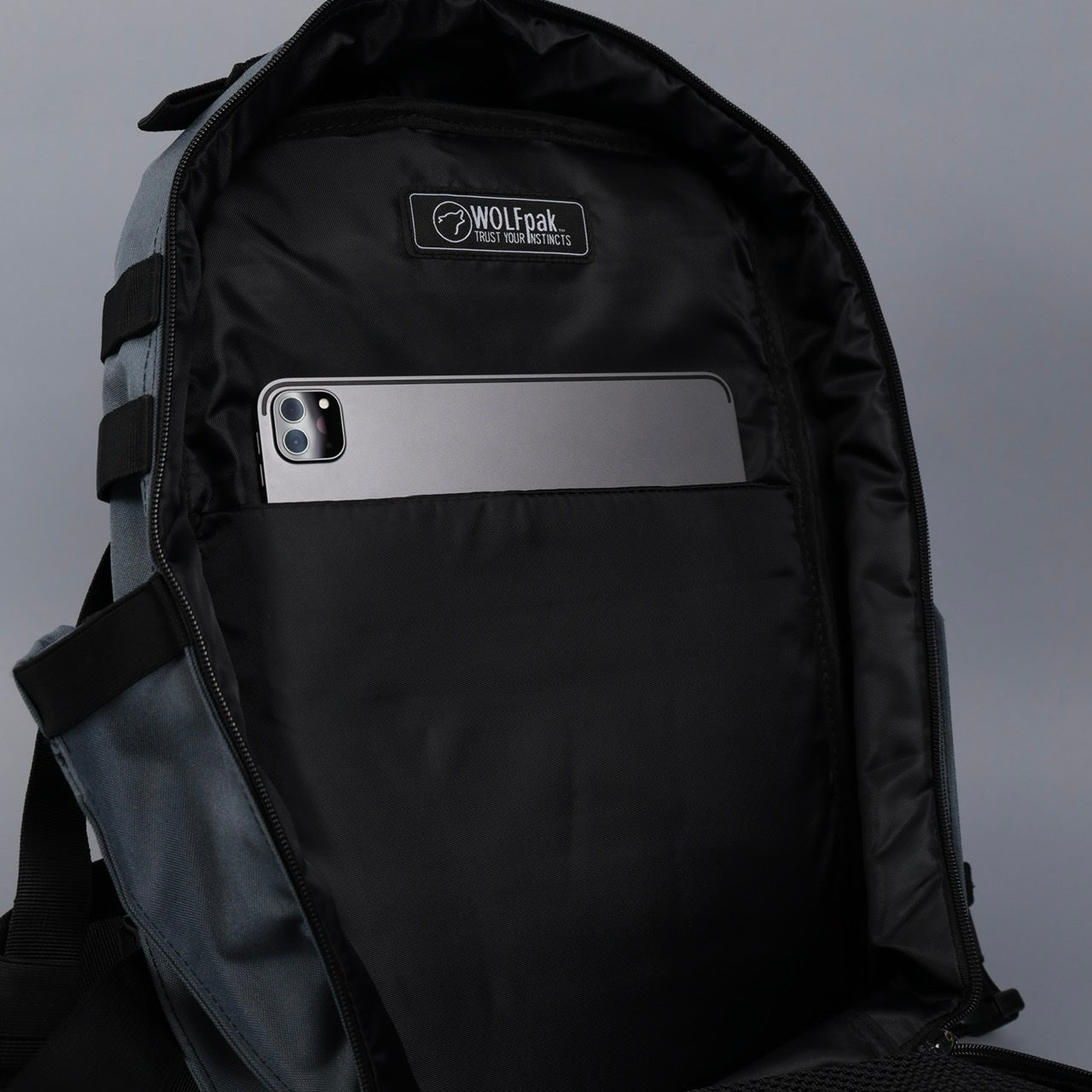 35L Backpack Achromatic