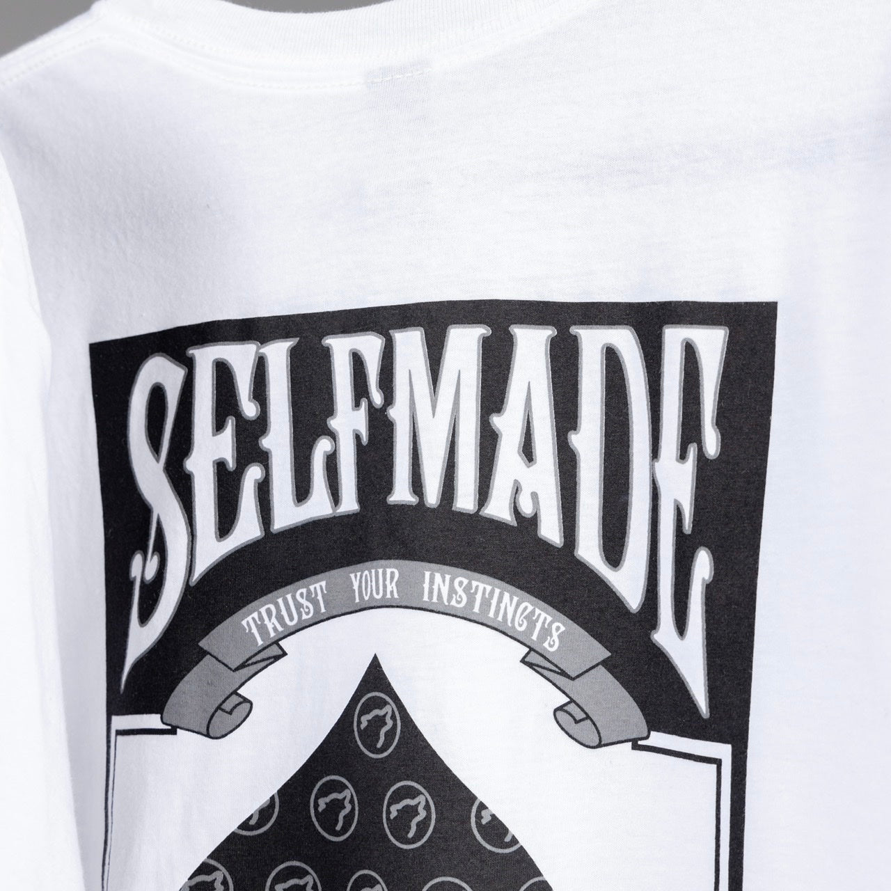 SELF MADE Never Average T-Shirt