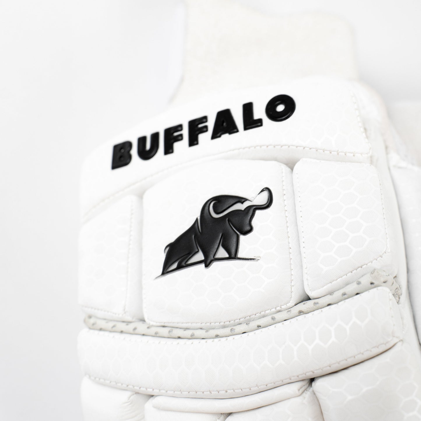 Buffalo batting gloves | Reserve