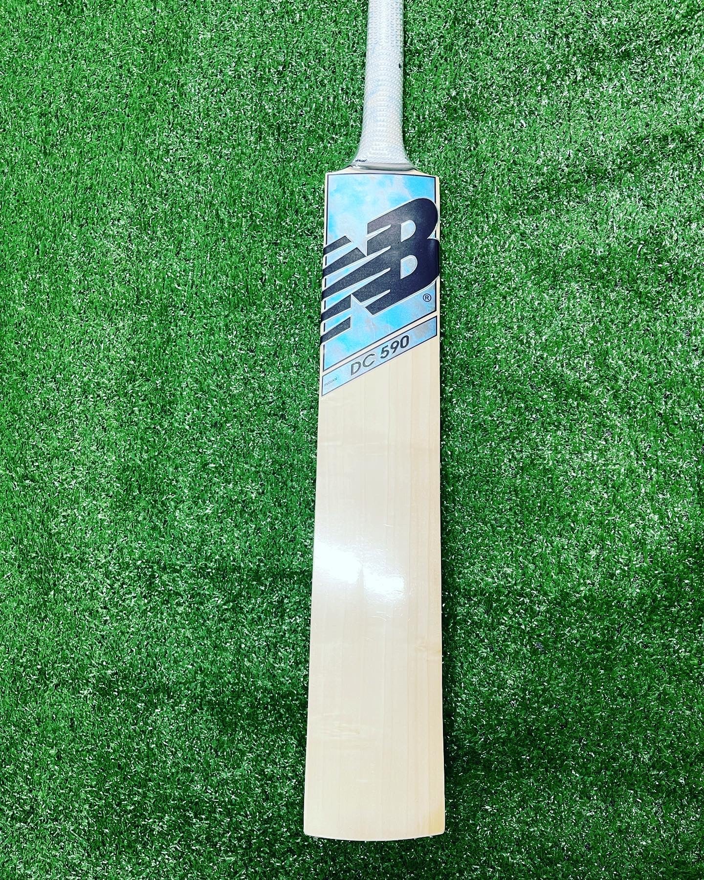 NB DC 590 CRICKET BAT