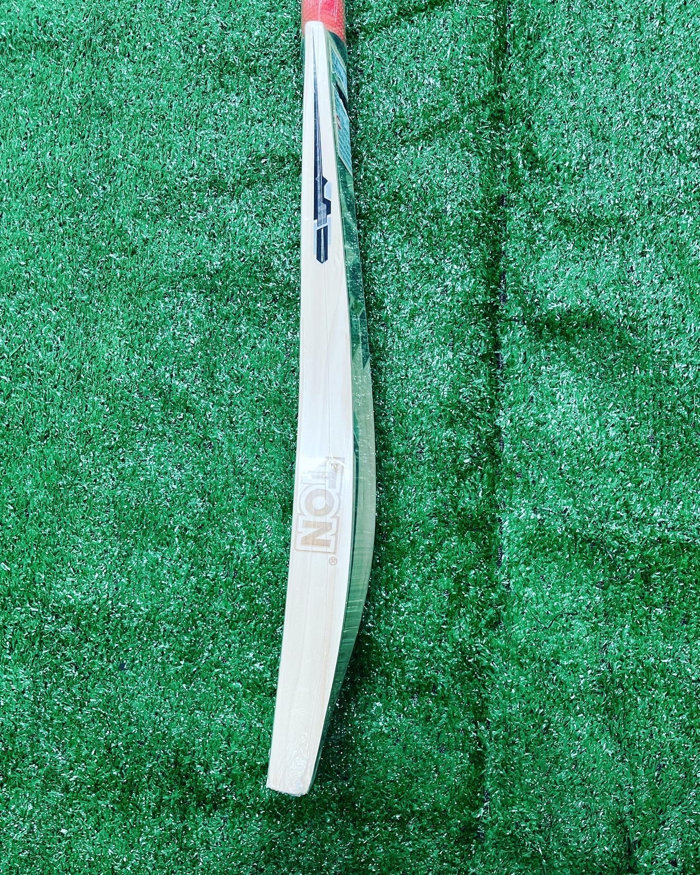 Ton Super English Willow Cricket Bat - IN STOCK