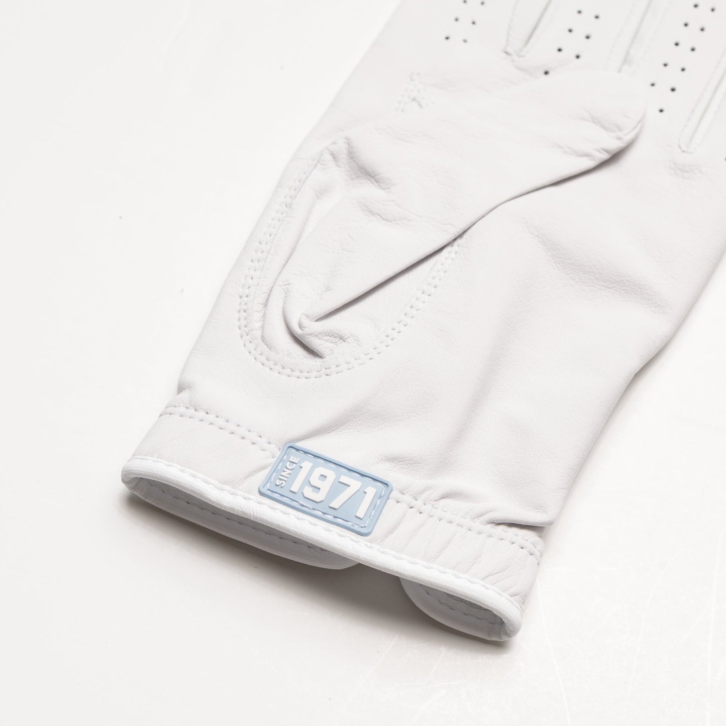 Arched Jones Golf Glove - Soft Blue