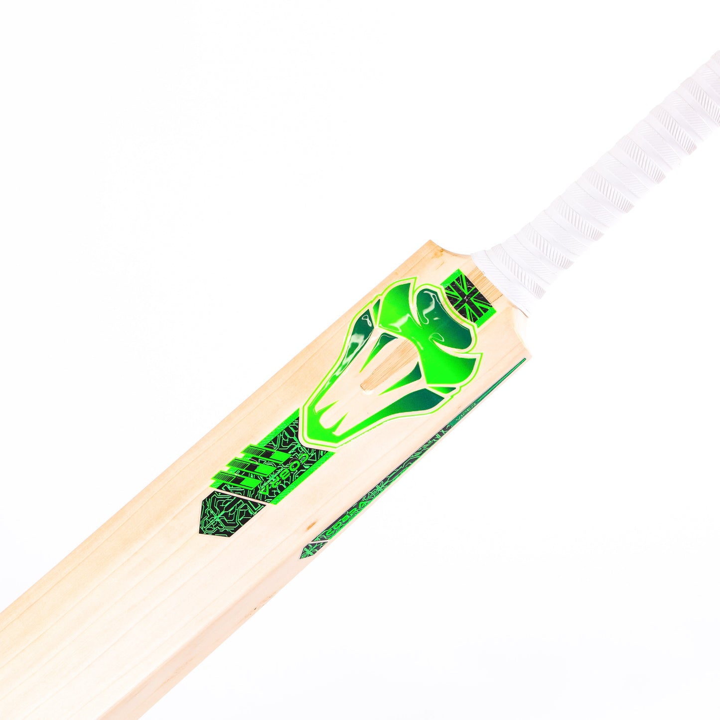 CLEARANCE - LIMITED EDITION COBRA JUNIOR CRICKET BAT - GRADE 2 ENGLISH WILLOW